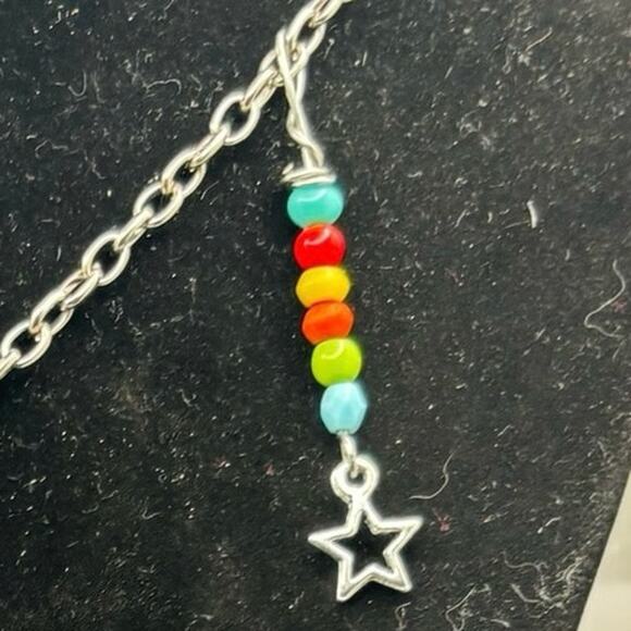 Las Vegas Nevada Red & Silver Necklace - Picture 3 of 4